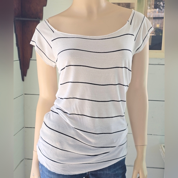 Michelle Women's Lg White W/ Black Stripes Fitted Scoop Neck Tee Cut Ladder Back - Picture 1 of 6